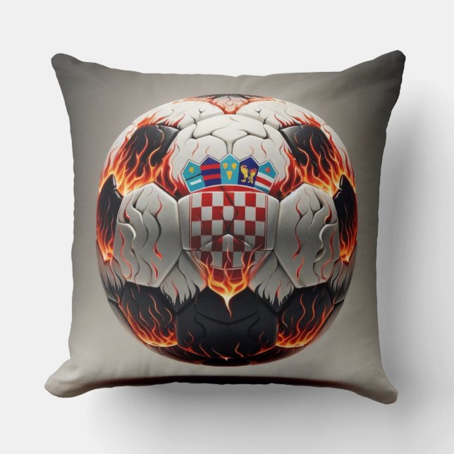 Coussin Boule de football avec flammes et drapeau croate (Recto)