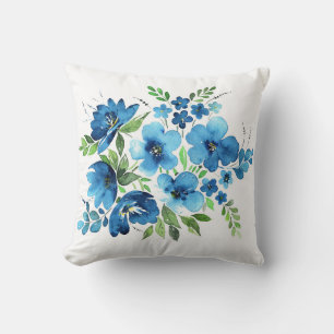 Coussin Bouquet d'aquarelle, fleurs tendres bleu clair.