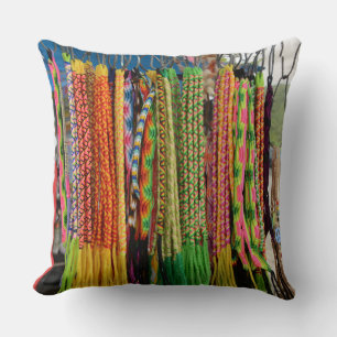 Coussin Bracelets tissés colorés Conception