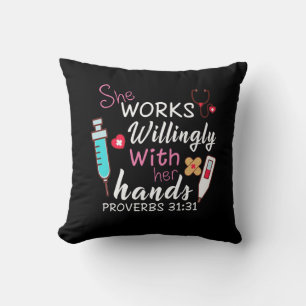 Coussin Cadeau de l'infirmière  Elle Travaille Volontairem