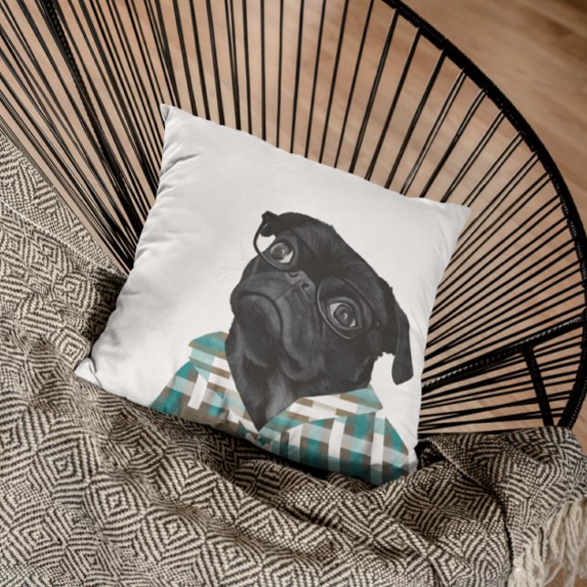 Coussin Carlin noir adorable avec lunettes et chemise (Créateur téléchargé)