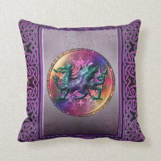 Coussin Carreau celtique mystique affligé de dragon de