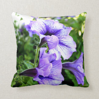 Coussin Carreau de pétunia de 3 pourpres