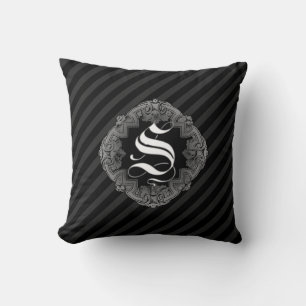 Coussin Carreau initial élégant de Goth S