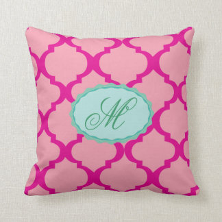 Coussin Carreau rose de monogramme