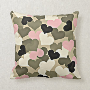 Coussin Carreau rose et vert de coeur de Camo