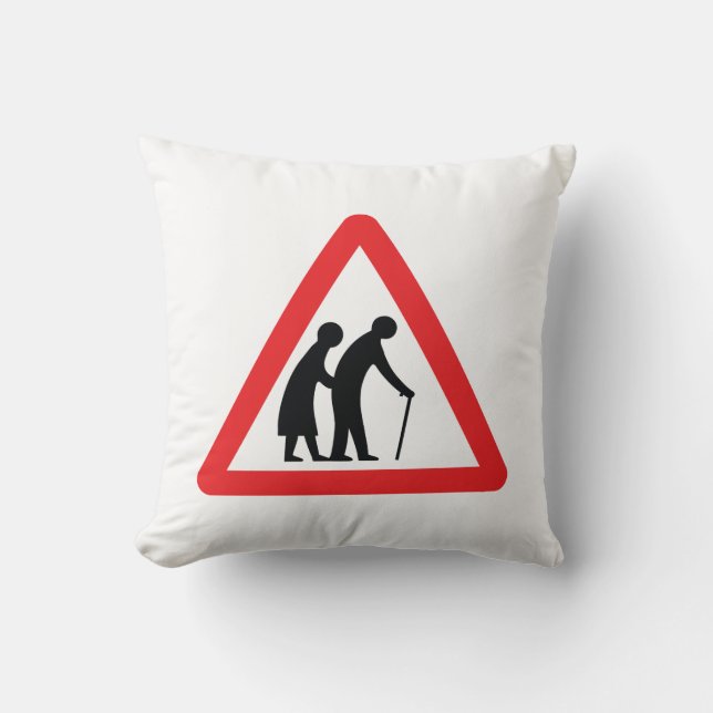 Coussin CAUTION Personnes ÂGÉES - VOYAGE UK (Recto)