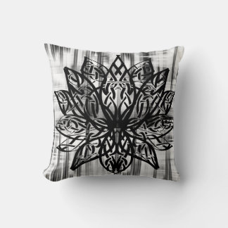 Coussin Celtic Lotus Mandala – Minimalist Black and White