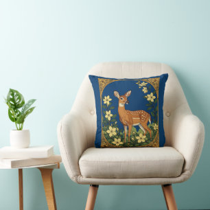 Coussin Cerf à Queue Blanche Entouré de Fleurs Jaunes