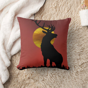 Coussin Cerf majestueux aux bois dans la lumière dorée du 