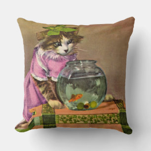 Coussin chat habillé et bol de poisson