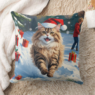 Coussin Chat Persan Assis dans la Neige avec un Chapeau de