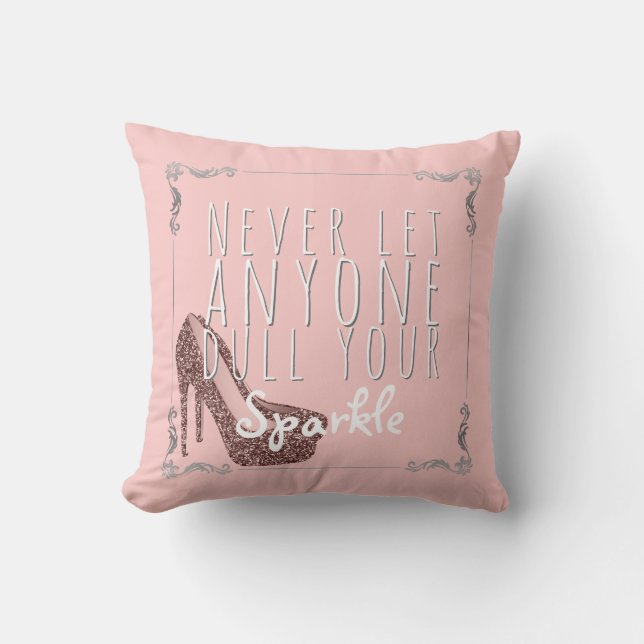 Coussin Chaussures roses grises inspirées de la citation | (Recto)