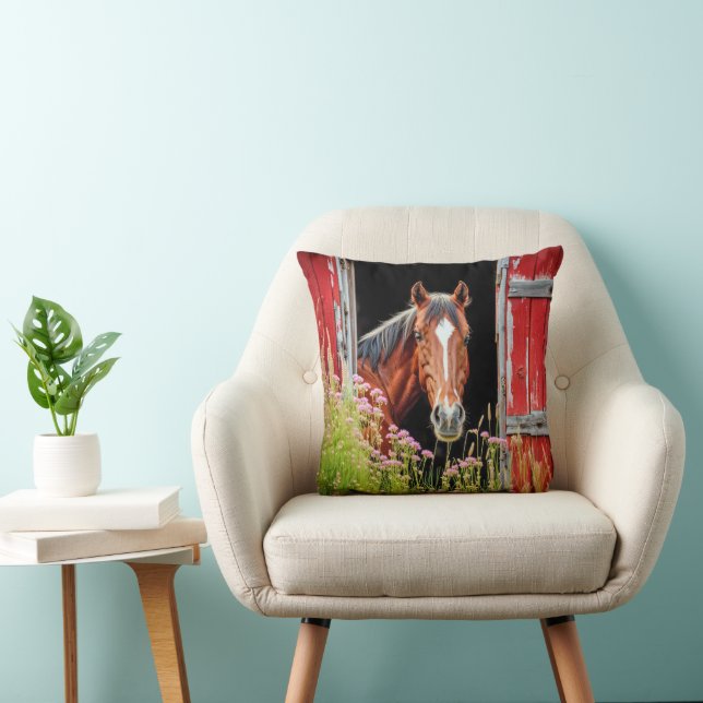 Coussin Cheval Dans Porte De Grange Avec Fleurs sauvages (Chaise)