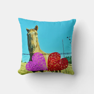 Coussin Cheval des Coeurs rose et rouge et crème