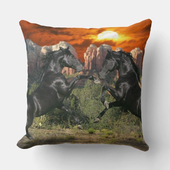 Coussin Chevaux d'imaginaire : Magie noire (Recto)
