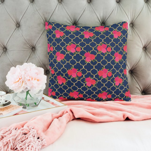Coussin Chic Parties scintillant or Quatrefoil rose floral (Créateur téléchargé)