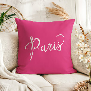 Coussin Chic Rose Chaud et Typographie Parisienne Blanche