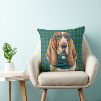 Coussin Chien Basset Hound dans une écharpe sarcelle monog