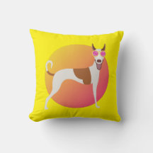 Chien podenco jaune et rose avec lunettes de solei