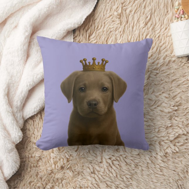 Coussin Chiot Labrador en argent dans Gold Crown Cute (Couverture)