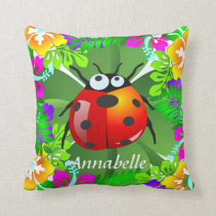 Coussin Coccinelle hawaïenne se tenant sur un trèfle de