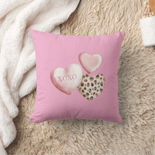 Coussin Coeurs Empreintes de léopard XOXO Rose