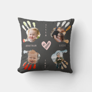 Coussin Collage de photos d'empreintes de mains d'enfants 