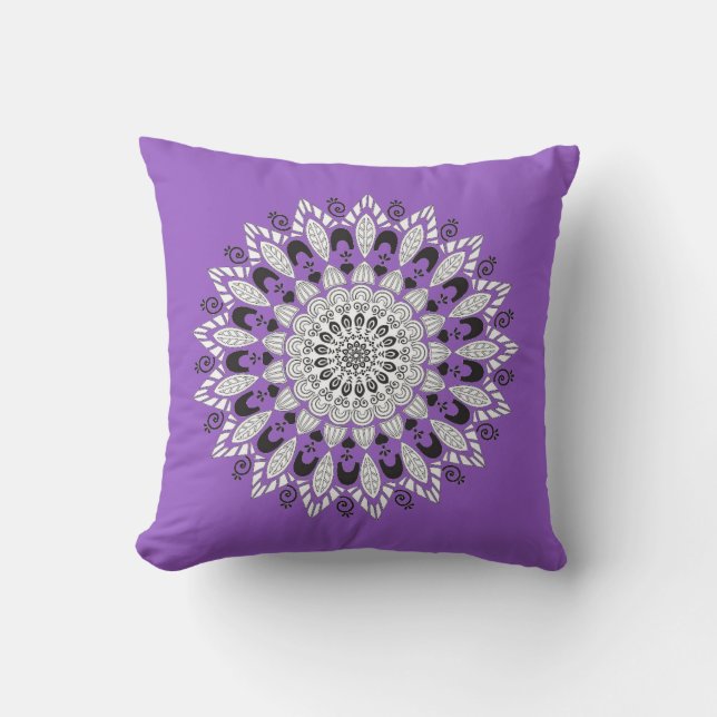 Coussin Conception de fleurs mandala violettes et blanches (Recto)
