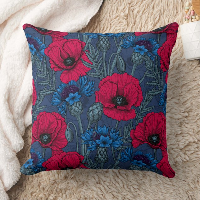 Coussin Coquelicots rouges et fleurs bleues sur bleu (Couverture)
