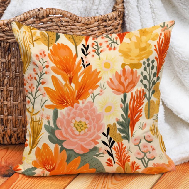 Coussin Corail jaune orange vert Floral (Orange and blush floral on yellow pillow)