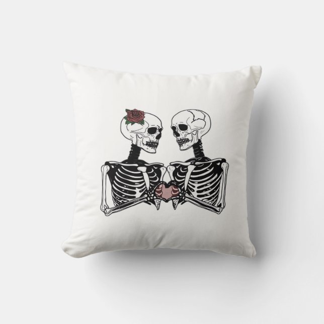 Coussin Couple de squelette romantique - Gothique Avec Mai (Recto)