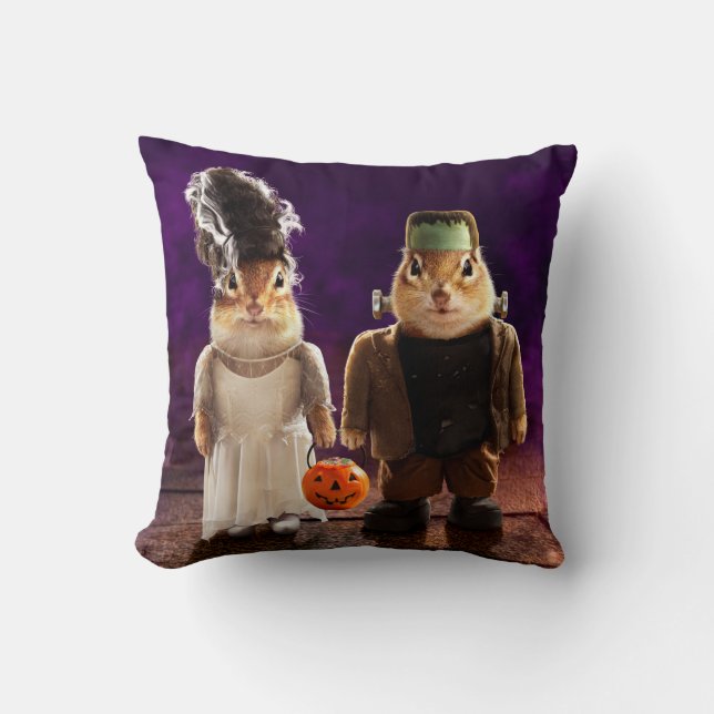 Coussin Couple gothique (Recto)