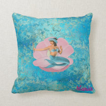 Coutume, sirène dans une coquille