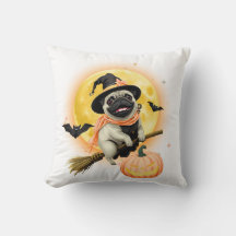 Crazy Happy Halloween Carlin chevauchant une chamb