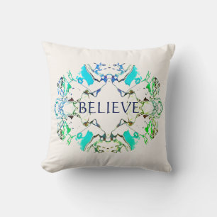 Coussin "Croyez" Mandala dans les tons bleu vert sur beige