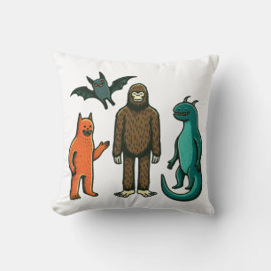 Coussin Cryptid Friends : Bigfoot, Chupacabra, etc. Coussi