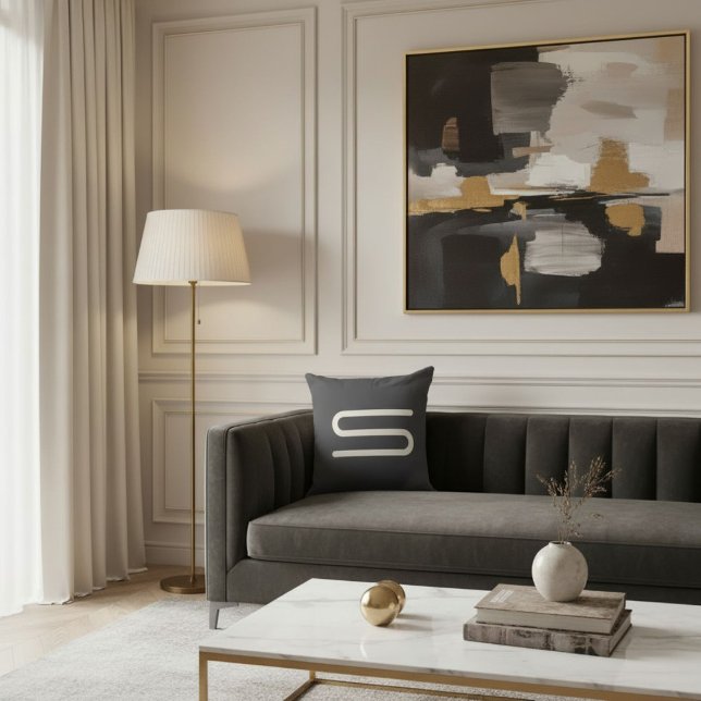 Coussin  Custom monogram name black and white typography (Créateur téléchargé)