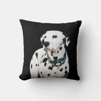 Coussin Cute Dalmatian Chien Spots arrière - plan noir Jet