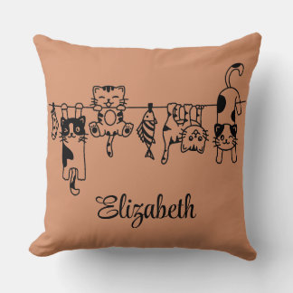 Coussin Cute Hanging Kittens Nom personnalisé