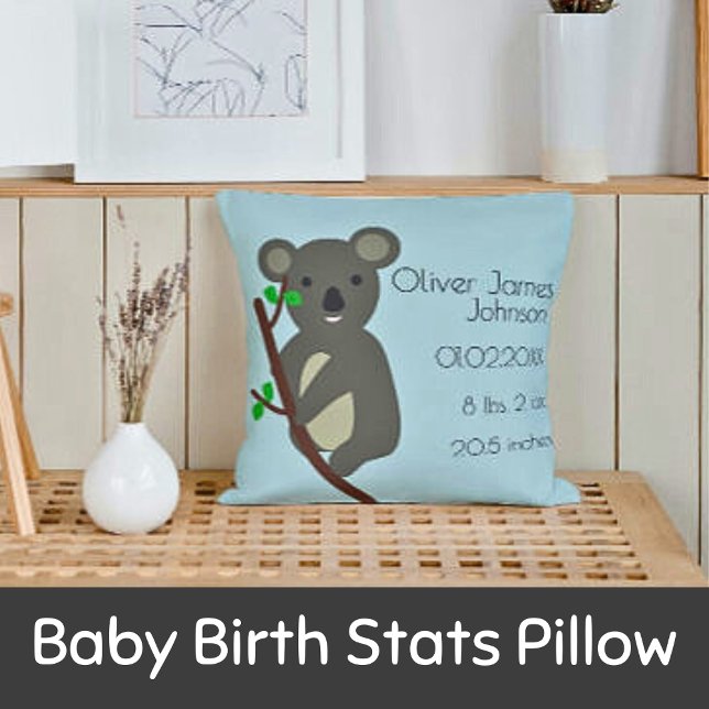Coussin Cute Koala Blue Baby Boy Stats de naissance (Cute Koala Baby Birth Stats Throw Pillow)