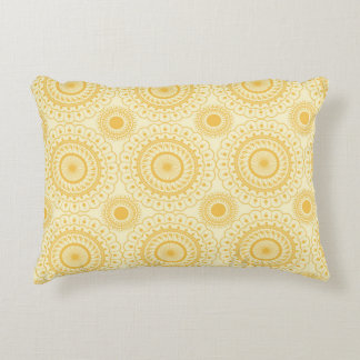Coussin d'accents jaune et or