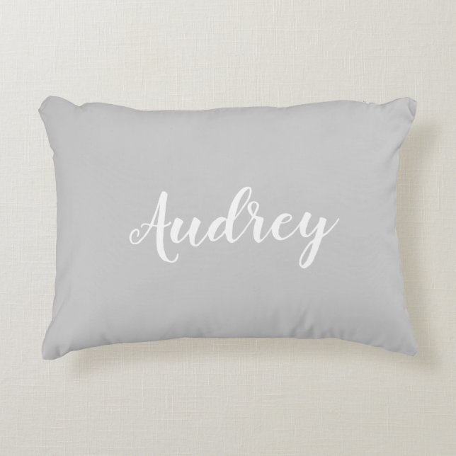 Coussin d'accentuation du monogramme gris (Devant)