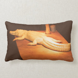 Coussin d'alligator albinos