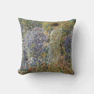 Coussin Dame dans un jardin par Frederick Frieseke, Beaux-