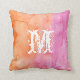 Coussin d'aquarelle initial rose monogramme