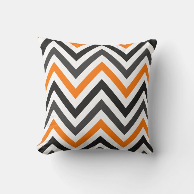 Coussin de chevron orange noir et gris (Recto)