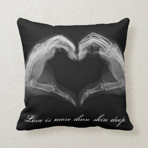 Coussin de coeur d'amour de rayon X