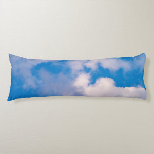 Coussin de corps nuages