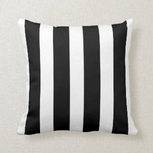 Coussin de décoration chic rayé vertical noir et b